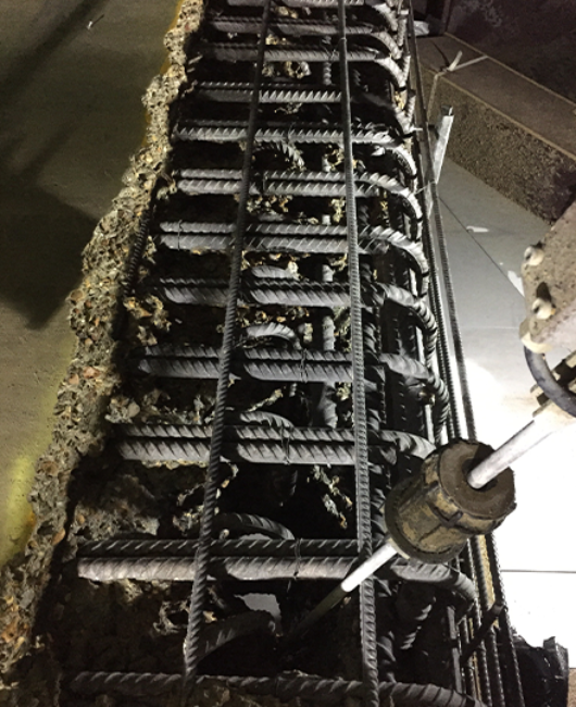 Hydrodemolition-Handheld-water-jet-hydroblasting-concrete-and-cleaning-steel-rebar.png