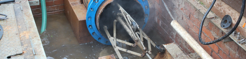 Drain-Sewer-obstruction-removal-descaling-clean-water-pipeline-with-jetting-rig2.png